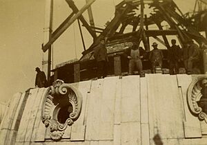 Workers building the Minnesota State Capitol dome