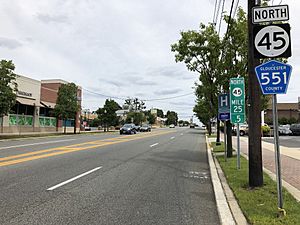2018-08-25 12 52 06 View north along New Jersey State Route 45 and Gloucester County Route 551 (Broad Street) at Salem Avenue and Carpenter Street in Woodbury, Gloucester County, New Jersey