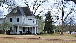 600 Block of Milledge Avenue, photographer facing south