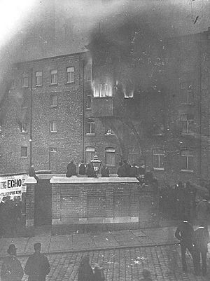 Albion Mill fire, Stockport 1893 (2)