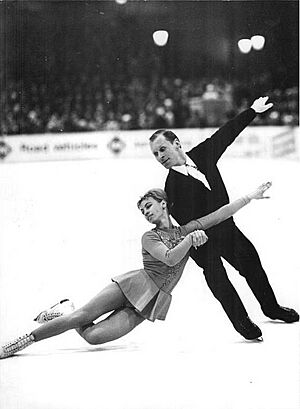 Bundesarchiv Bild 183-G0313-0017-001, Ludmilla Beloussowa, Oleg Protopopow