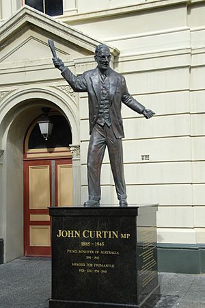 Curtin statue, Fremantle