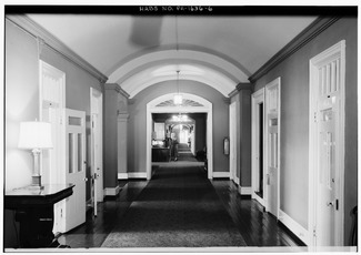 FIRST FLOOR HALL, LOOKING EAST - Pennsylvania Hospital for Mental and Nervous Diseases, Forty-fourth and Market Streets, Philadelphia, Philadelphia County, PA HABS PA,51-PHILA,511-6
