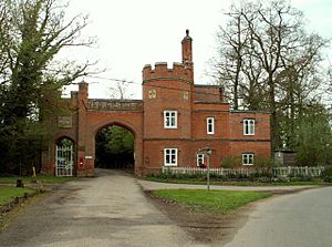 Gatehouse to Edwardstone Hall, Suffolk - geograph.org.uk - 164593