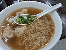 HK SW 上環 Sheung Wan 皇后大道中 303 Queen's Road Central 權記雲吞麵 Wonton noodle soup shop June 2020 SS2 10.jpg