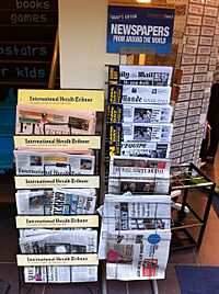 HK Stanley New Street shop Beachside Book Store newspaper strand Nov-2012