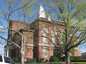 Hickman County Courthouse from west