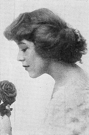 Lorraine Huling 1915.jpg