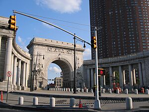 Manhattan Bridge arch