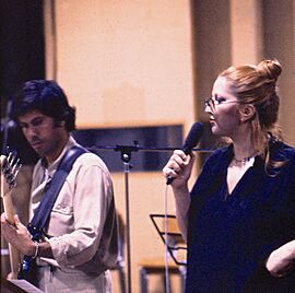 Mina Pino Presti in studio croped