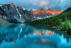 Moraine Lake Sunrise (7960461442)