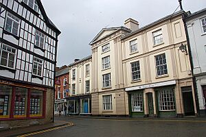 Old Town Hall building, Lower Cross - geograph.org.uk - 1730393