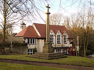 Ryton Cross, Village Green - geograph.org.uk - 2219039.jpg
