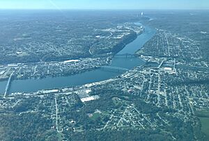 Scenic flight along Ohio River 20241020 (8)