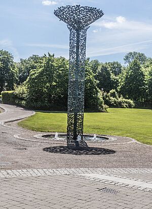 Tom Fitzgerald “Tree of Life” -University Of Limerick- REF-105299 (18112774273)