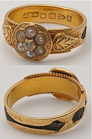 Victorian 18ct mourning ring with hair