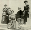 (left to right) Margaret Wilson, Mrs. Woodrow Wilson, Jessie Woodrow Wilson, Woodrow Wilson, Eleanor Randolph Wilson (1912)