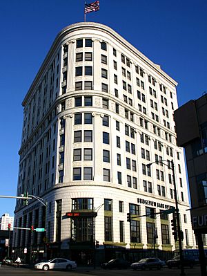 The Sheridan Trust and Savings Bank Building, on the corner of Broadway and Lawrence since 1924, has Chicago Landmark status.