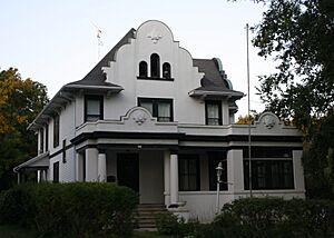 Albert M and Alice Bellack House