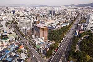 Chonnam National University Hospital, Dong-gu, Gwangju 08