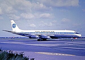 Douglas DC-8-32 N804PA PAA AMS 12.03.67 edited-2