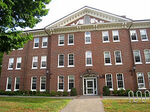 East Hall - Tufts University - IMG 0952