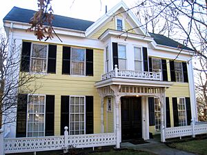 Edward Hornblower House and Barn, ArlingtonMA - IMG 2773