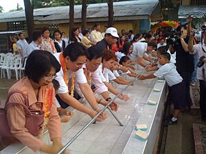 Global Handwashing Day 2008 celebrations with celebrities at City Central School (Cagayan de Oro) (3171506141)