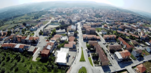 Immagine di Usini vista dall'alto 2014.png