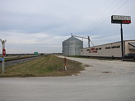 Silo and gun store on the east side of US 59