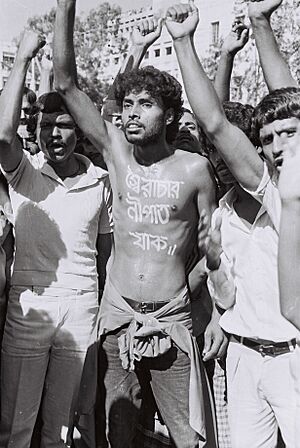 Noor Hossain at 10 November 1987 protest for democracy in Dhaka (02)
