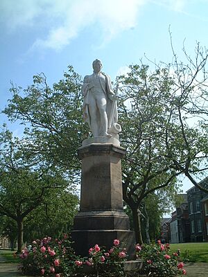 Norwich Nelson monument