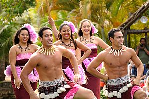 Polynesian Cultural Center - Canoe Pageant (8328364423).jpg