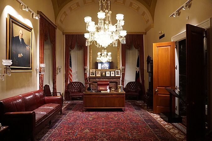 Sam Rayburn Library and Museum June 2017 4 (Speaker of the House of Representatives office replica)