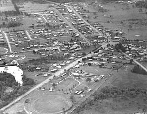 StateLibQld 1 150419 Aerial view of Beenleigh, 1954