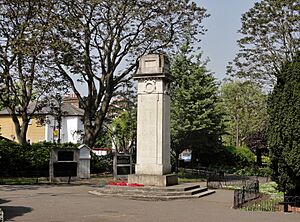 The Brentford War Memorials - panoramio