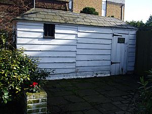 Watchman's hut and lock-up - Petersham Road, Petersham, London