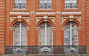 Ancien hôtel de Bonfontan - 41 rue Croix-Baragnon Toulouse - MériméePA00094534 - ferronneries de style rocaille, par Bernard Ortet