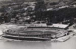 Construção do Estádio Beira-Rio nos anos 1960
