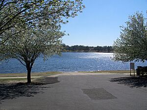 DeFuniak Springs Hist Dist Lake01