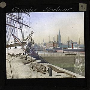 Dundee Harbour, late 19th century (imp-cswc-GB-237-CSWC47-LS2-005)