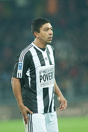 Football against poverty 2014 - Giovane Élber