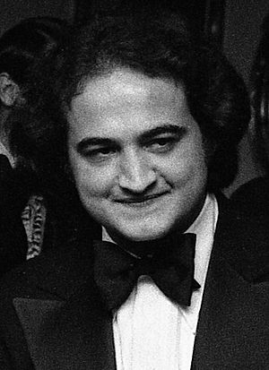 John Belushi at the 32nd Annual Radio and Television Correspondents Association Dinner - NARA - 30805929.jpg