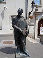 Juraj Julije Klović, kip u Zagrebu