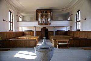 Kirche Limpach Saal Eingangsseite