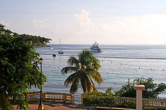 Malecon House, Esperanza, Vieques, Puerto Rico - panoramio - David Broad (1)