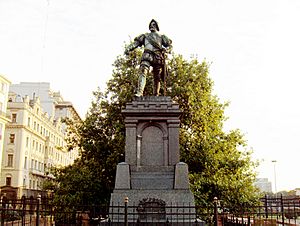 Monumento a Juan de Garay