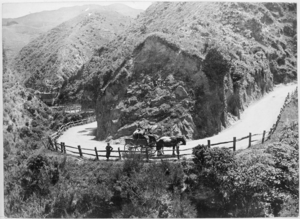 Ngahauranga (i.e. Ngauranga) Gorge Road, January 1912 ATLIB 337837