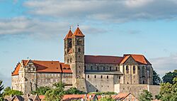 Quedlinburg, Schloßberg von Südwesten 20170713 016.jpg