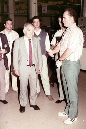 Wiki Joseph Lewin with the Pri-minister Itzchak Shamir
